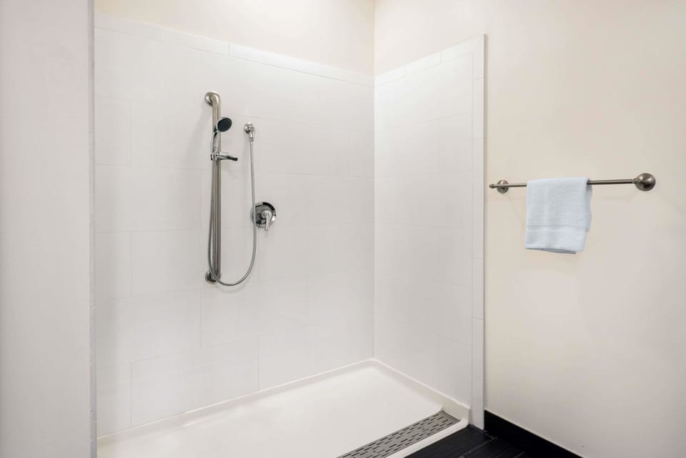 Hair dryer, towels