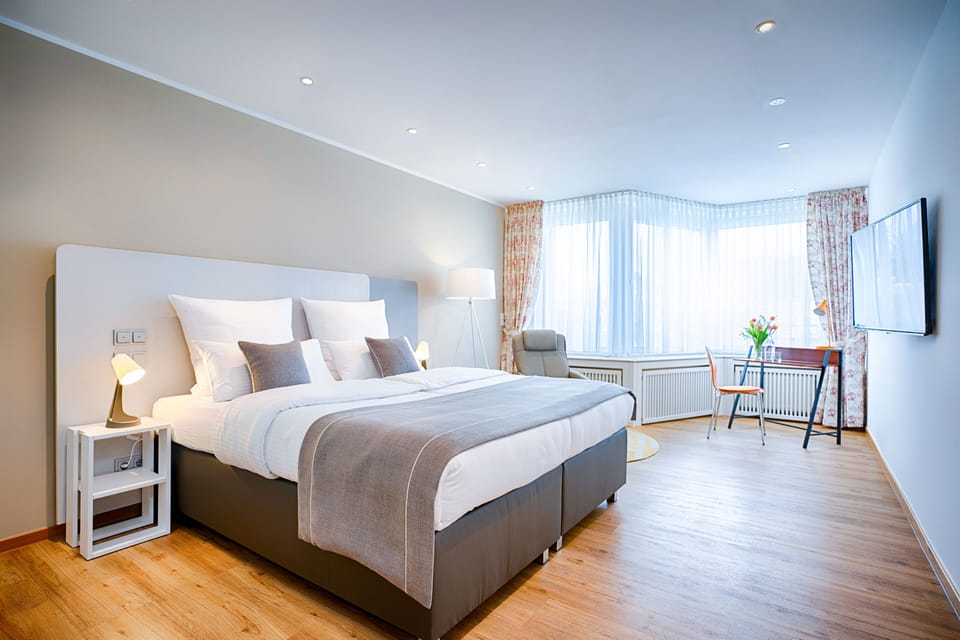 Double Room | Hypo-allergenic bedding, in-room safe, individually decorated