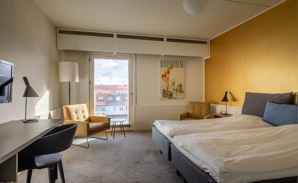 Double Room, City View | Desk, free WiFi, bed sheets