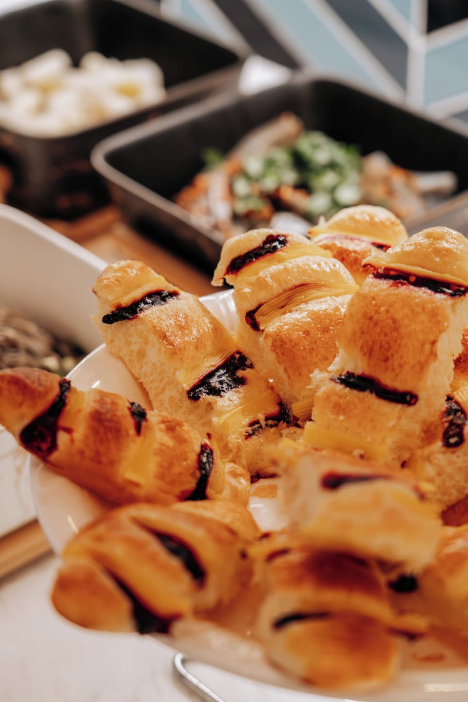 Daily buffet breakfast for a fee