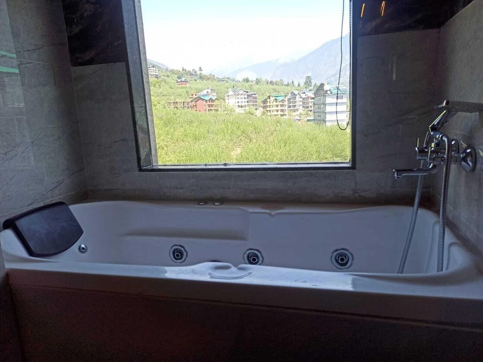Superior Double Room | Bathroom