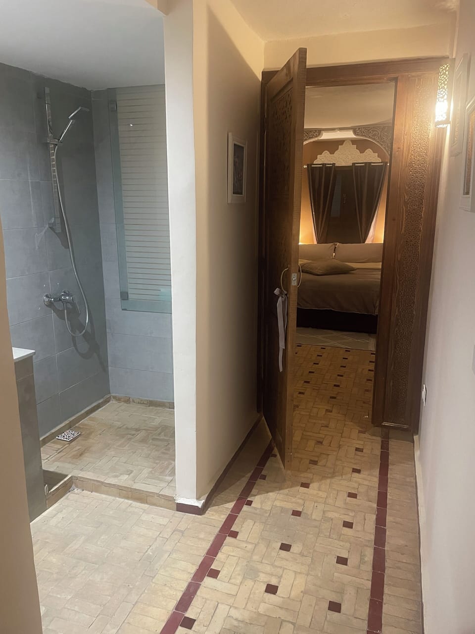 Romantic Room | Bathroom | Shower, hair dryer, towels, soap
