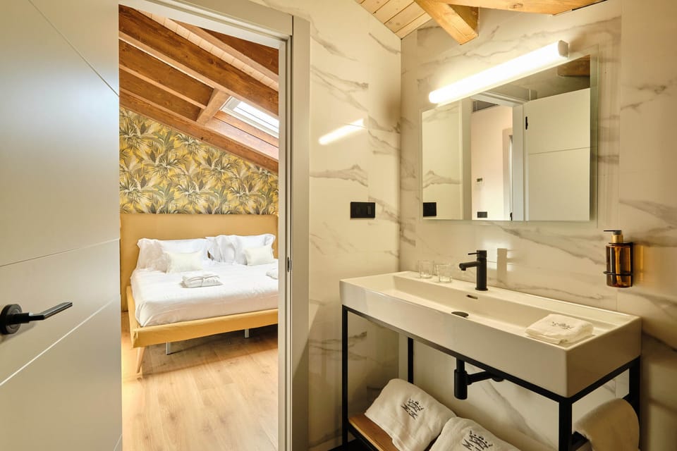 Premium Room | Egyptian cotton sheets, premium bedding, down comforters