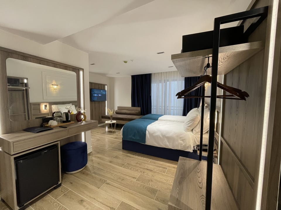 Deluxe Twin Room | Premium bedding, memory foam beds, minibar, in-room safe
