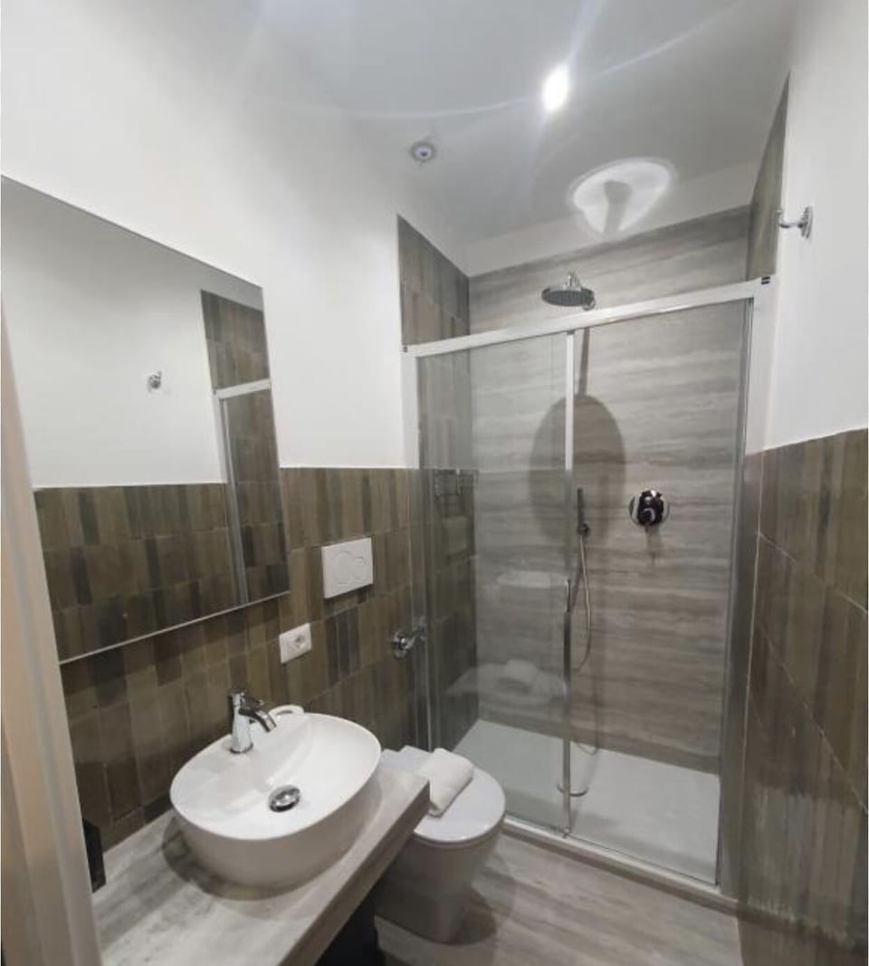 Classic Double Room Single Use | Bathroom | Shower, rainfall showerhead, designer toiletries, bathrobes