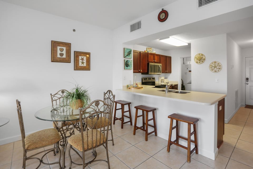 Condo, Multiple Beds (Waterside Village Condo 302) | Dining