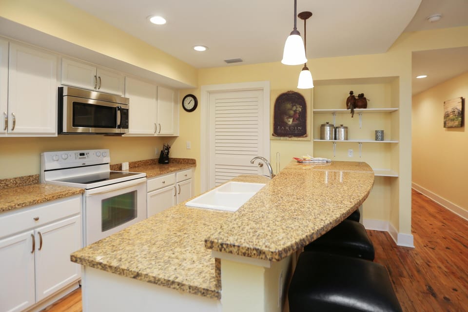 Condo, Multiple Beds (Club at Mexico Beach 2J) | Private kitchen | Oven, toaster
