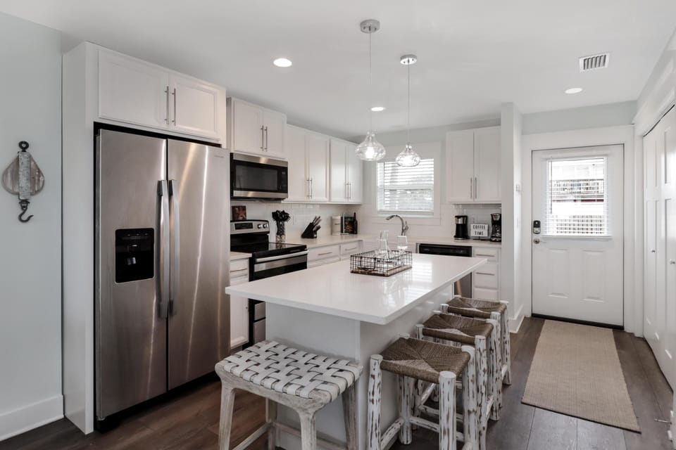 House, Multiple Beds (Wine Down) | Private kitchen