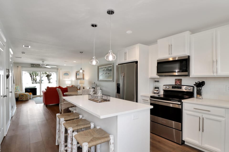 House, Multiple Beds (Wine Down) | Private kitchen