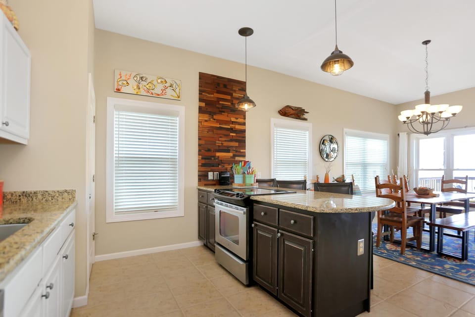 House, Multiple Beds (Sea Joy) | Private kitchen