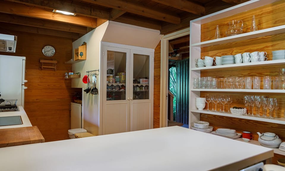 Comfort Cottage, Balcony, Garden View | Private kitchen | Coffee/tea maker, electric kettle