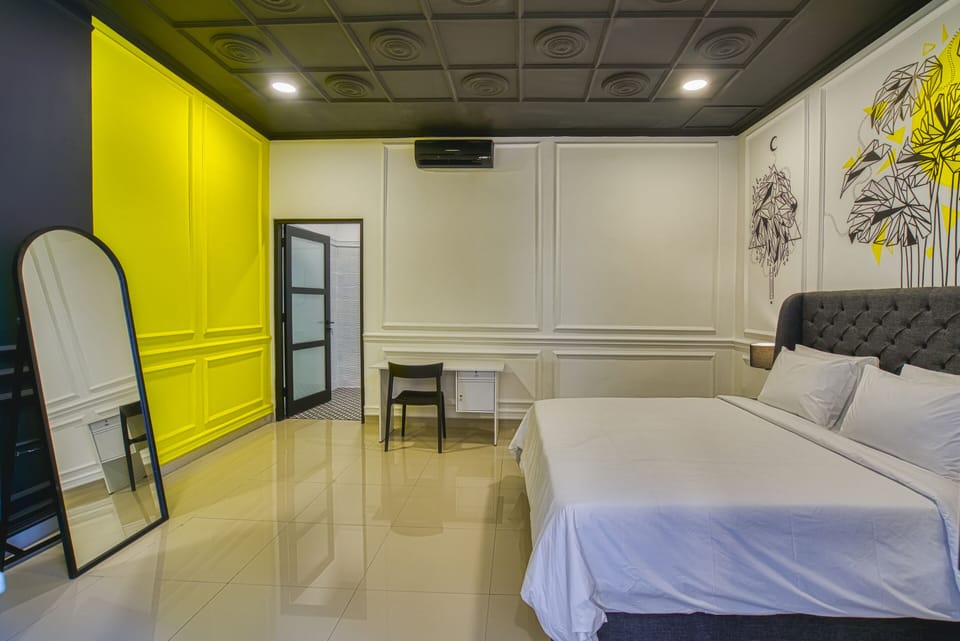 Deluxe Villa | 2 bedrooms, in-room safe, desk, laptop workspace