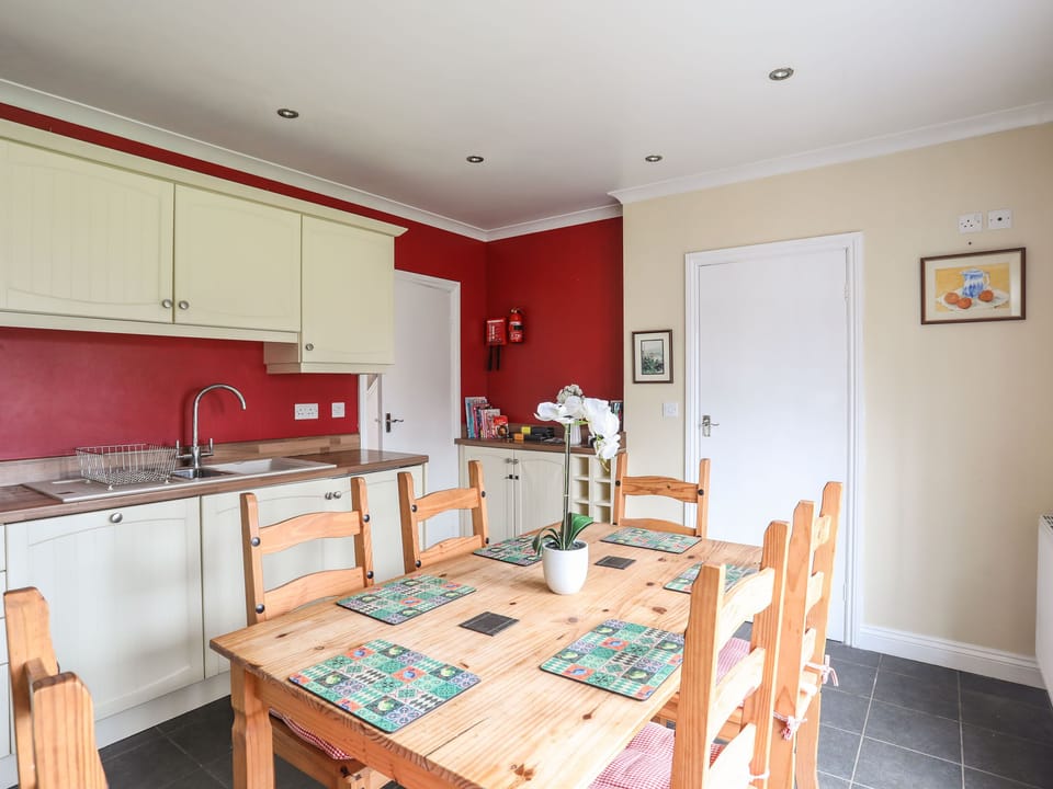 Cottage | Interior