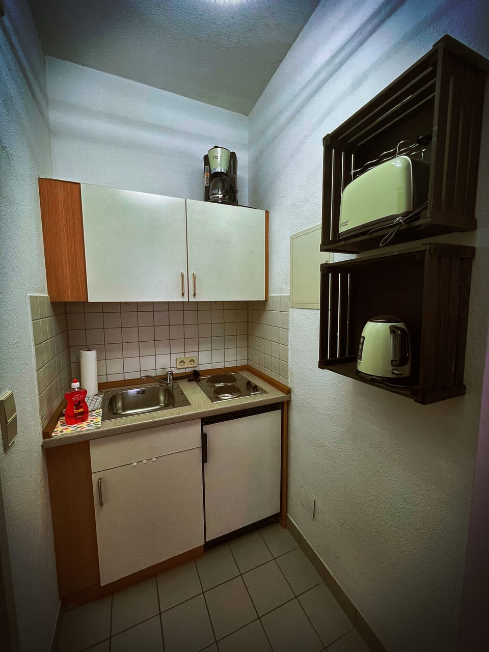 Deluxe Double or Twin Room | Private kitchen | Fridge, microwave, electric kettle, toaster