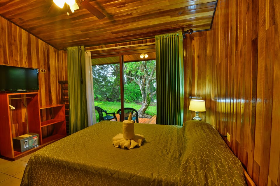 Standard Quadruple Room | In-room safe, free WiFi, bed sheets