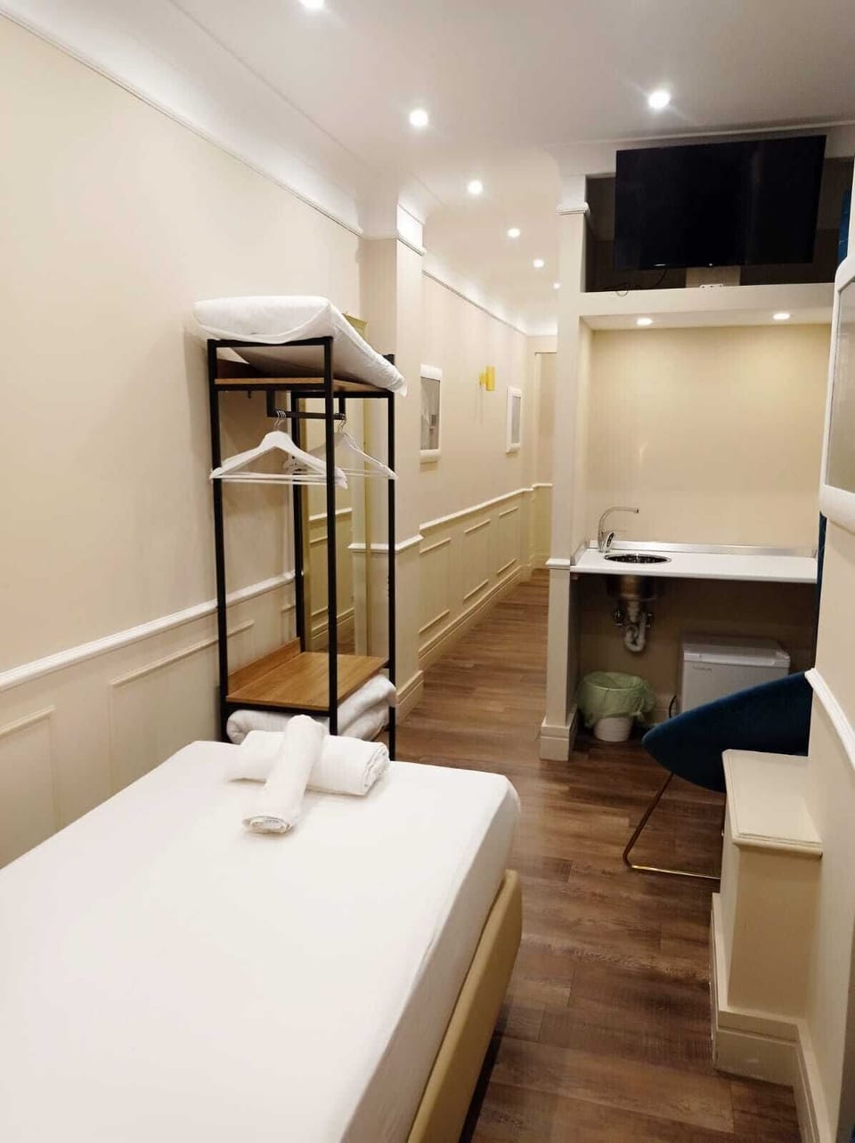 Single Room | In-room safe, desk, soundproofing, WiFi (free)