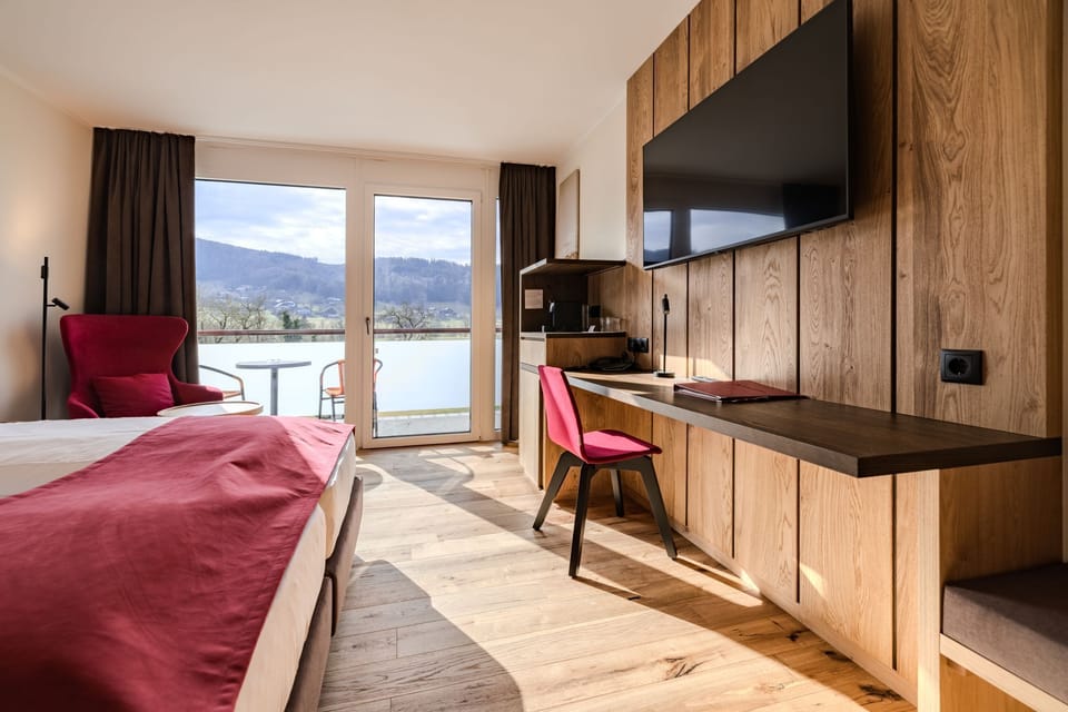 Classic Double Room, Balcony | Hypo-allergenic bedding, in-room safe, desk, free WiFi