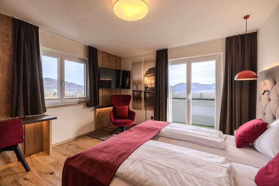 Comfort Double Room, Balcony, Lake View | Hypo-allergenic bedding, in-room safe, desk, free WiFi