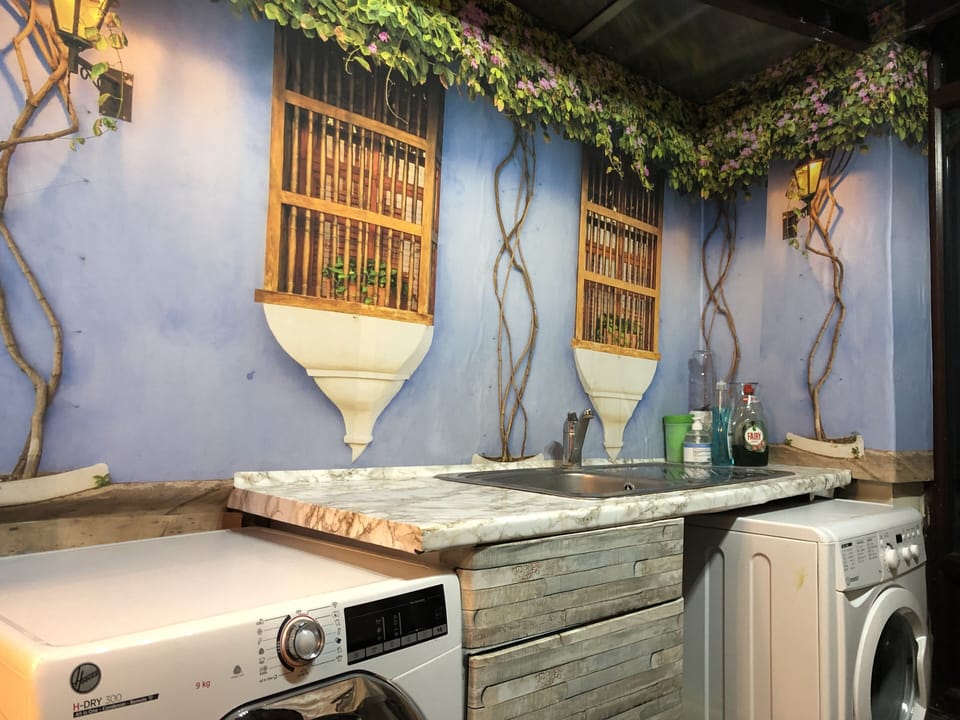 Family House | Bathroom | Free toiletries, slippers, towels, shampoo