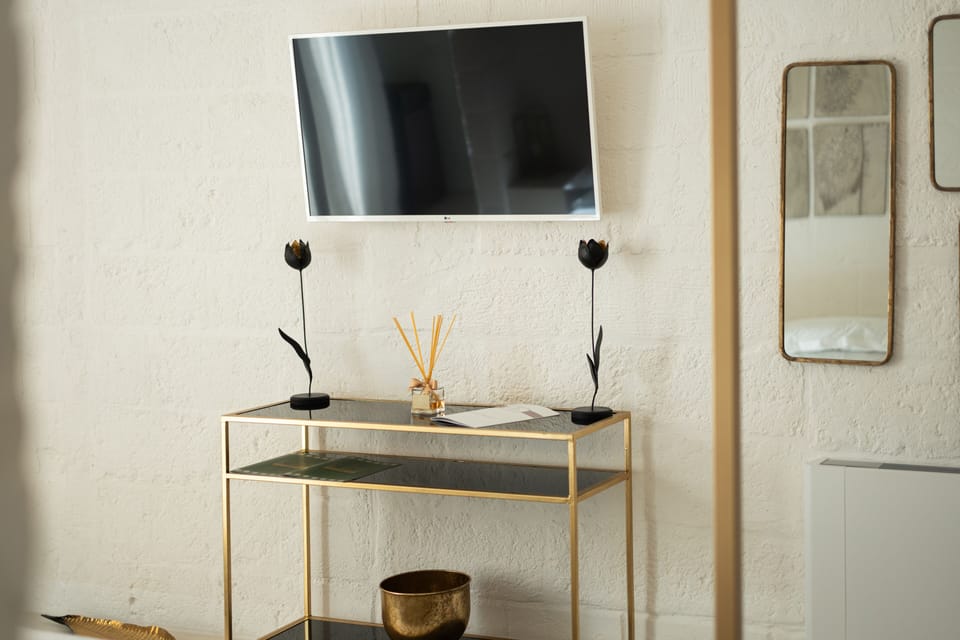 Double or Twin Room | Minibar, in-room safe, desk, blackout drapes
