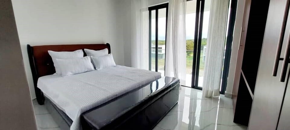 Comfort Room | 6 bedrooms, individually decorated, individually furnished, desk