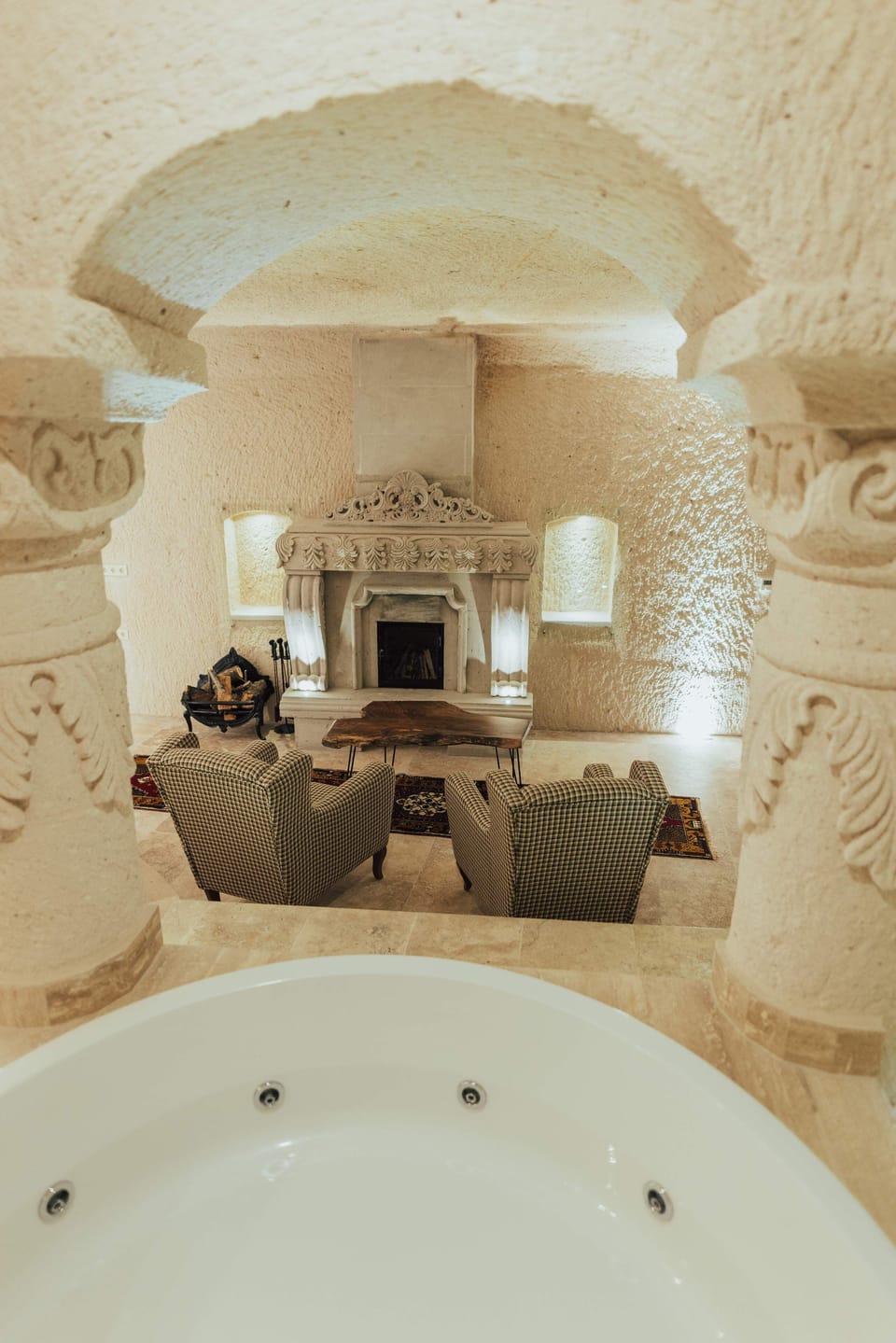Luxury Suite | Bathroom | Shower, eco-friendly toiletries, hair dryer, bathrobes