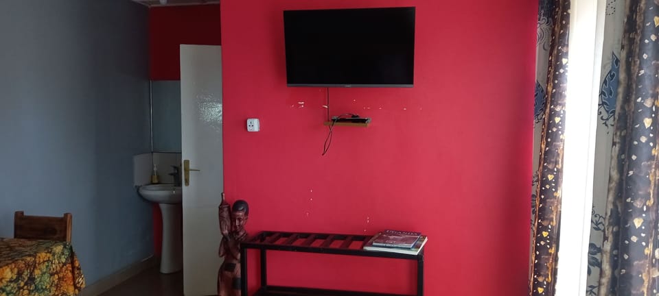Standard Single Room | Premium bedding, memory foam beds, desk, laptop workspace