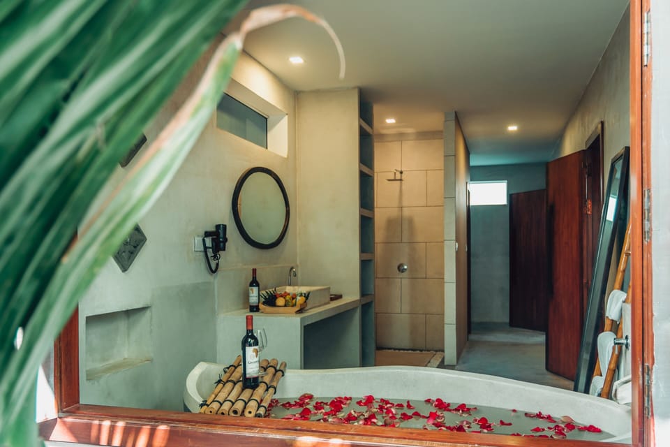 Separate tub and shower, deep soaking tub, rainfall showerhead