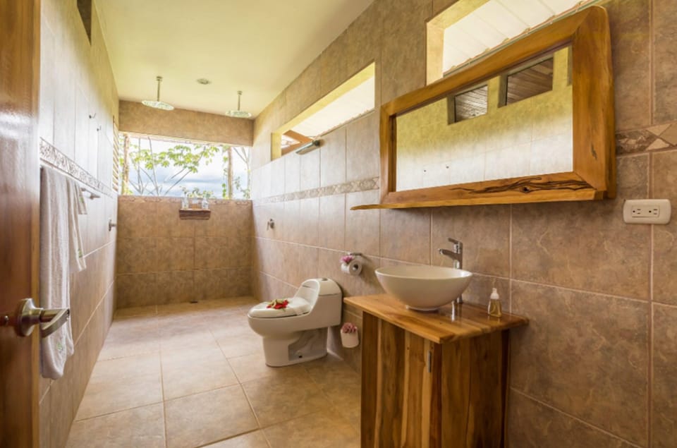 Bungalow with Panoramic Sea View | Bathroom | Rainfall showerhead, free toiletries, hair dryer, bathrobes