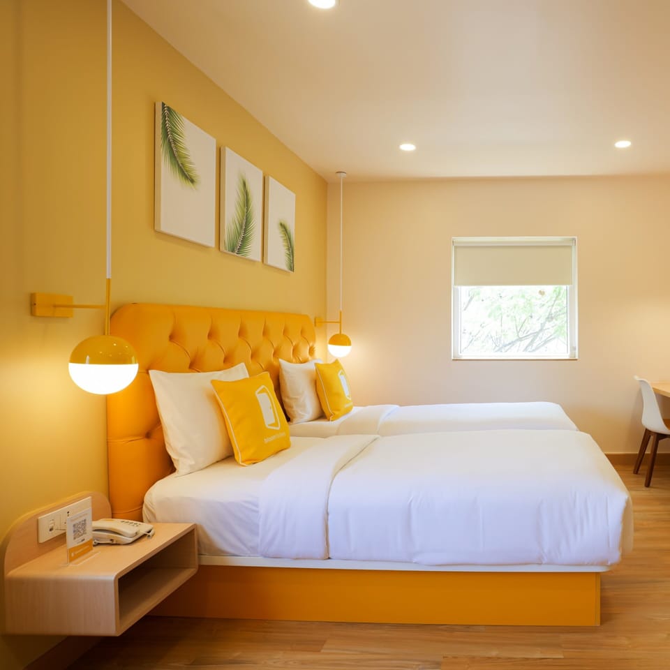 Executive Twin Room | In-room safe, desk, laptop workspace, soundproofing