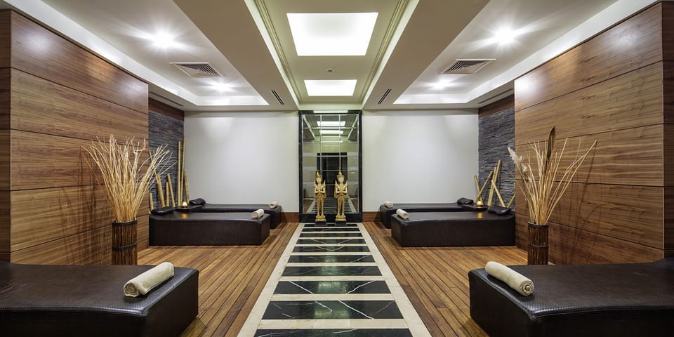 Couples treatment rooms, sauna, steam room, Turkish bath