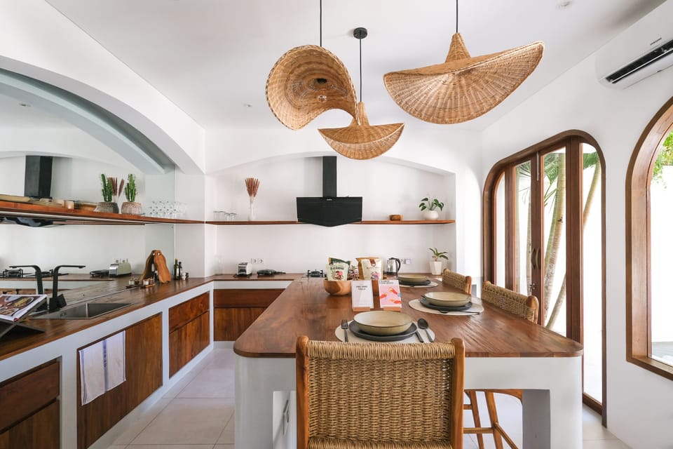 Villa, 2 Bedrooms | Dining room