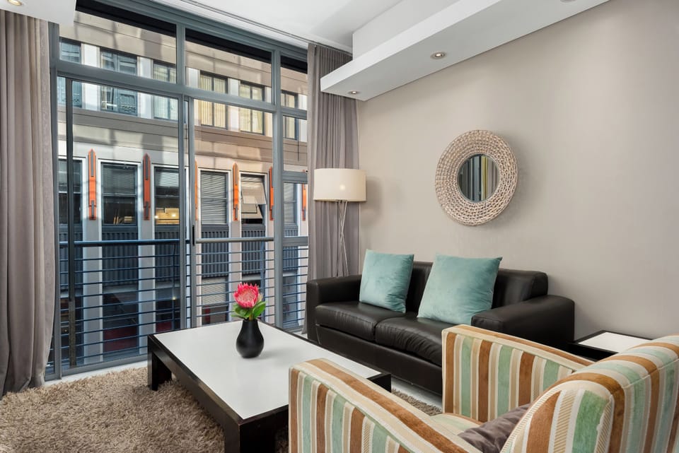 In-room safe, laptop workspace, iron/ironing board, free WiFi