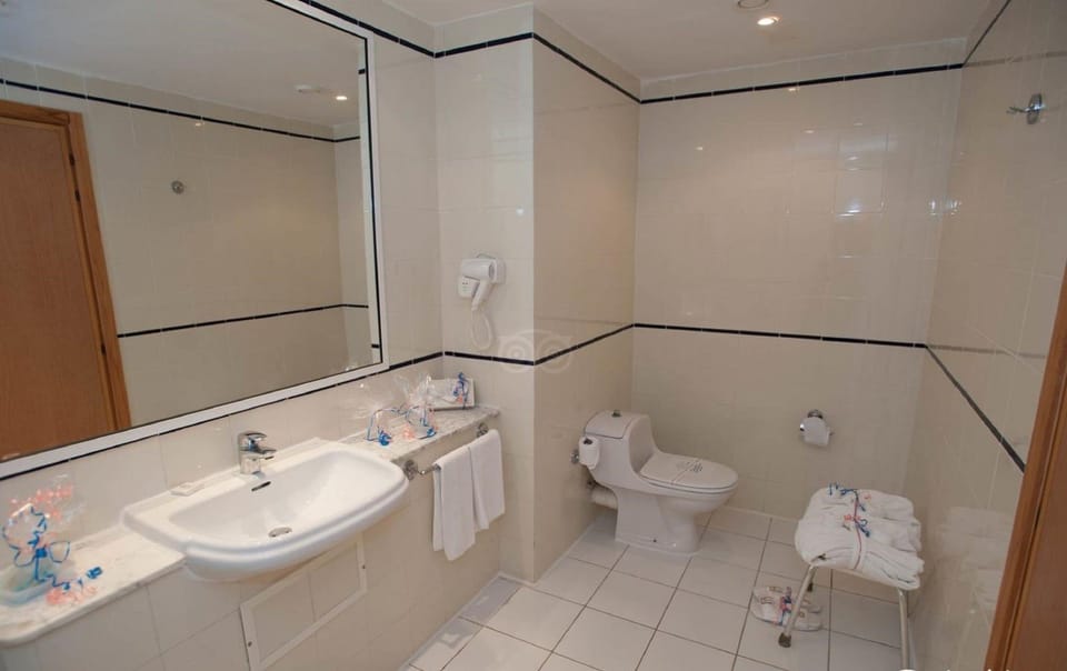 Bathtub, free toiletries, hair dryer, bathrobes
