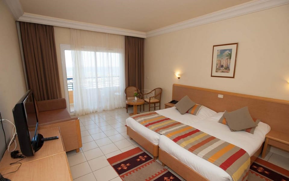 Premium bedding, Select Comfort beds, in-room safe, desk