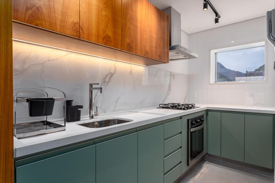 House | Private kitchen | Cookware/dishes/utensils