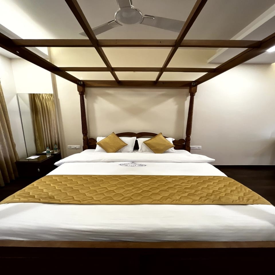 Superior Apartment | Individually furnished, desk, laptop workspace, soundproofing