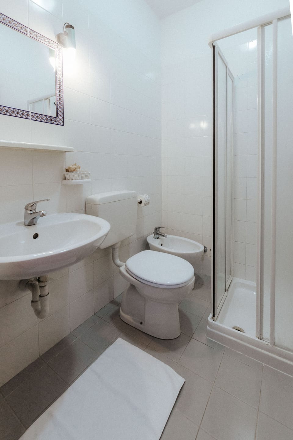 Free toiletries, bidet