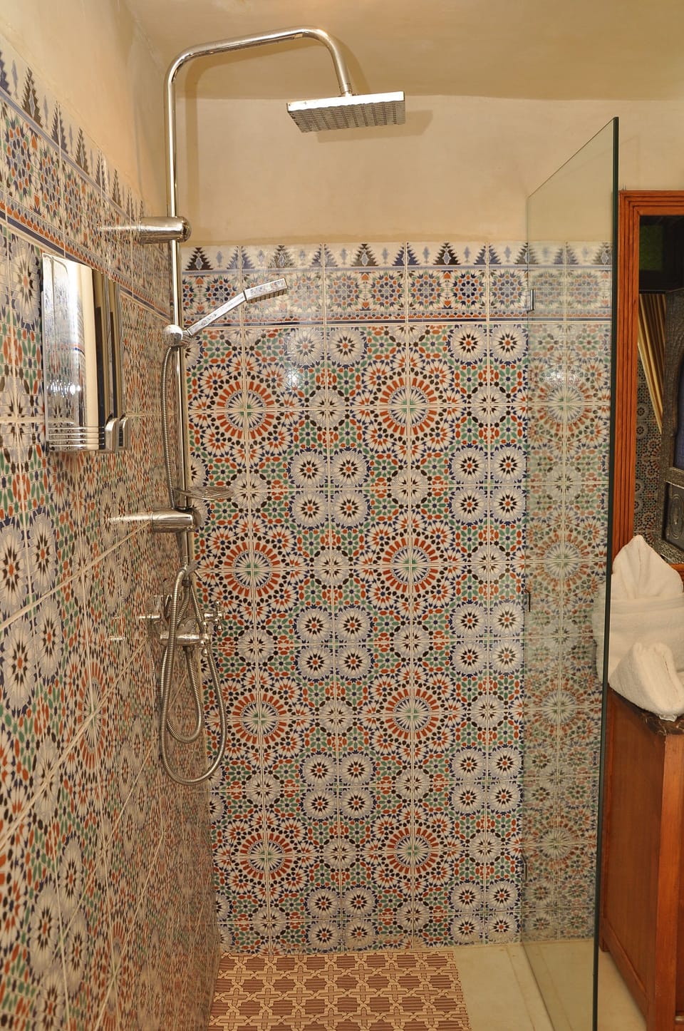 Standard Double or Twin Room | Bathroom | Shower, rainfall showerhead, bathrobes, towels