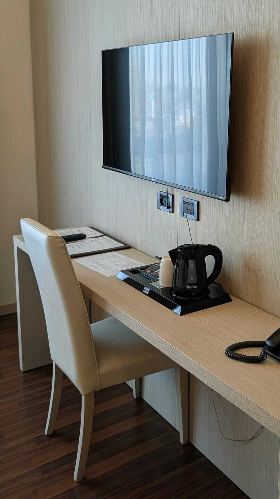 Superior Room | In-room safe, soundproofing, WiFi (free), bed sheets