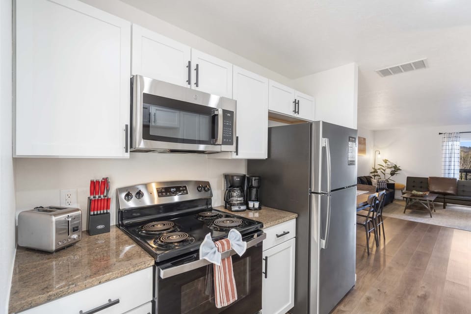 Condo, Multiple Beds, Kitchen, Mountain View (Vineyard Valley Views) | Private kitchen | Coffee/tea maker, dining tables