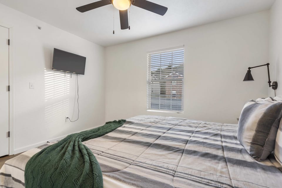 Condo, Multiple Beds, Kitchen, Mountain View (Vineyard Valley Views) | 3 bedrooms, individually decorated, individually furnished