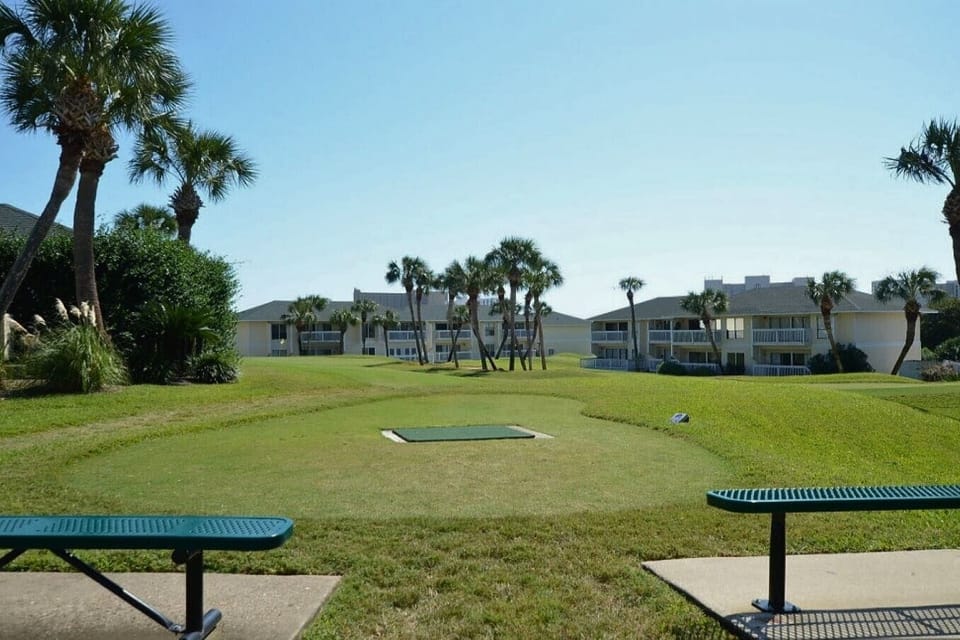 Condo, 3 Bedrooms | Golf