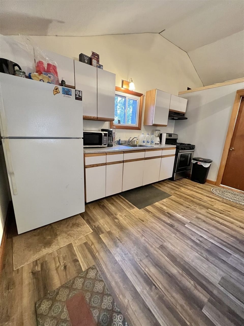 Cottage, 2 Bedrooms | Private kitchen | Coffee/tea maker, fridge, oven, toaster