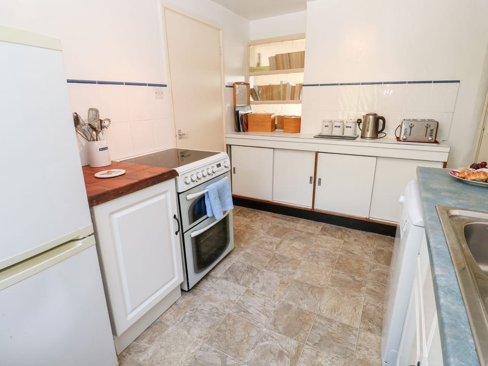 Fridge, dishwasher, electric kettle, toaster