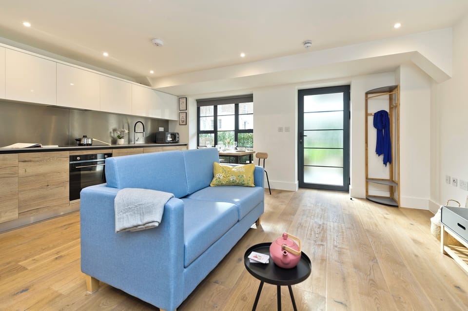 Apartment (1 Bedroom) | Living area
