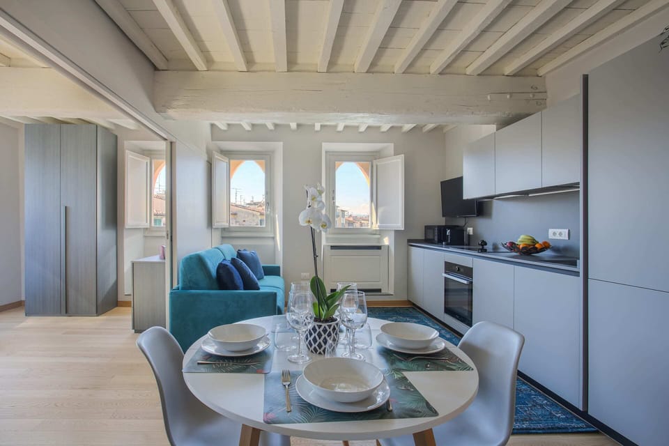 Basic Apartment, Multiple Beds | Dining