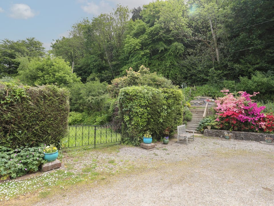 Cottage | Property grounds