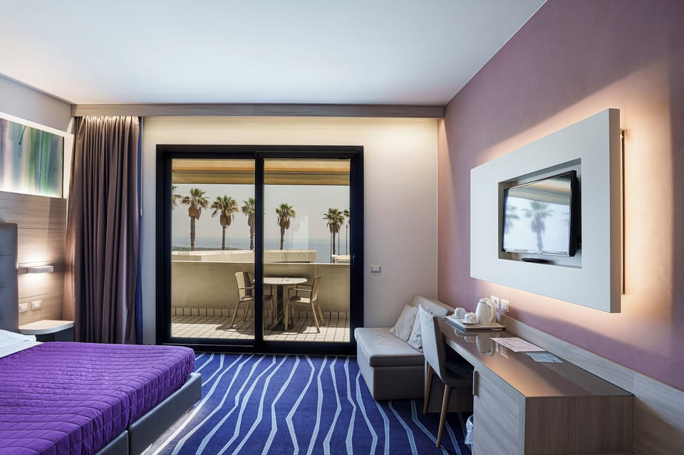 Deluxe Double or Twin Room, Balcony | Minibar, in-room safe, desk, blackout drapes