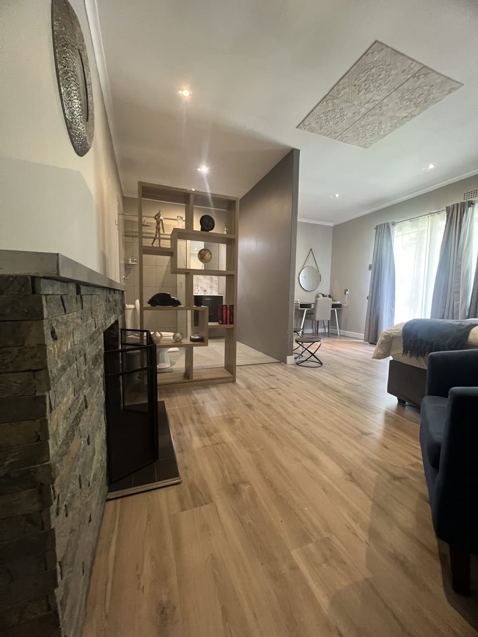 Luxury Room | Desk, laptop workspace, soundproofing, WiFi (free)